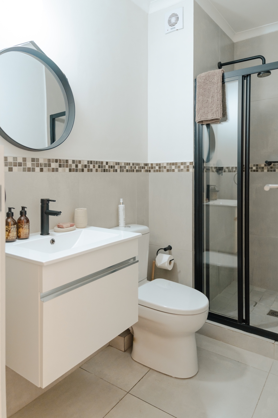 To Let 2 Bedroom Property for Rent in Table View Western Cape